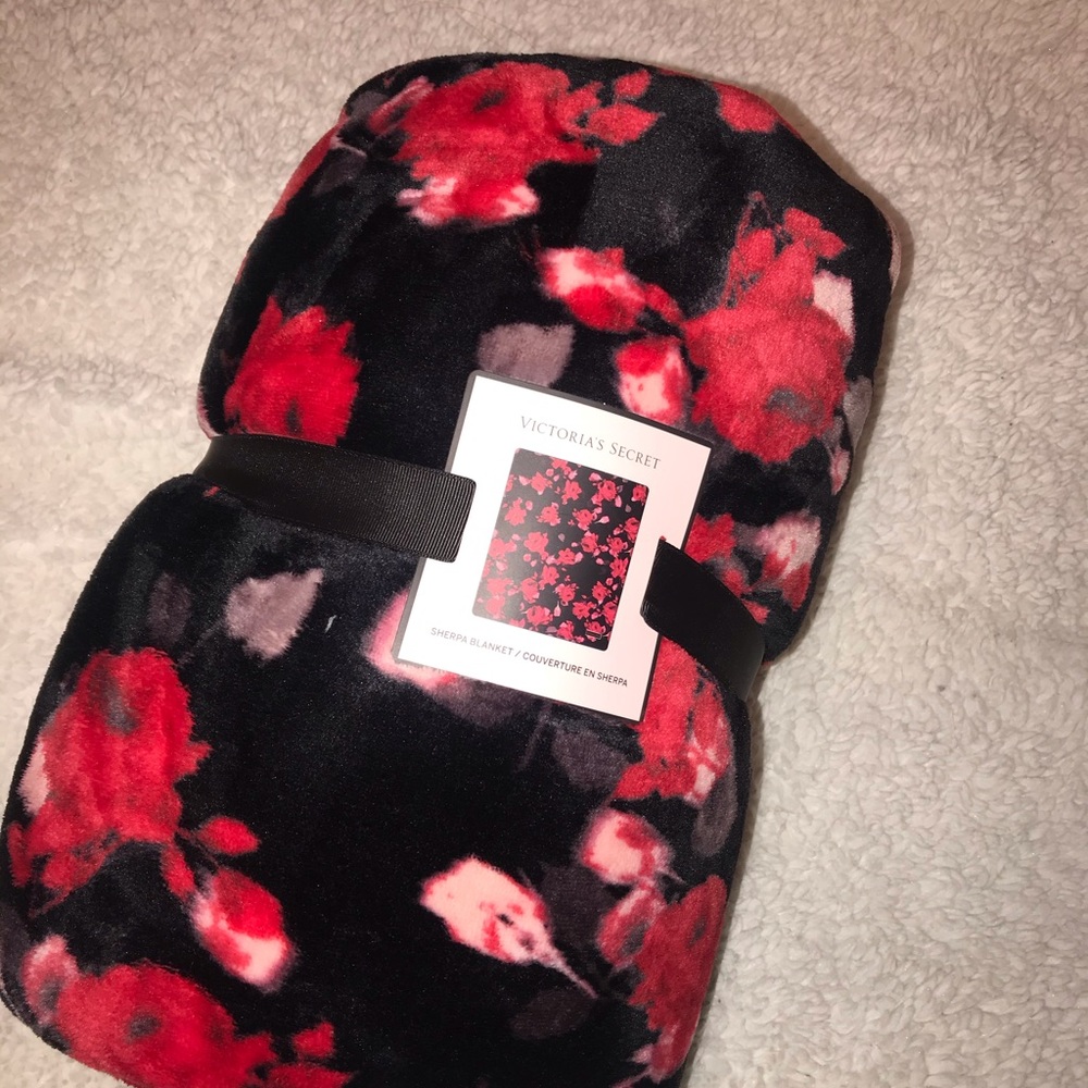 NWT VS blanket